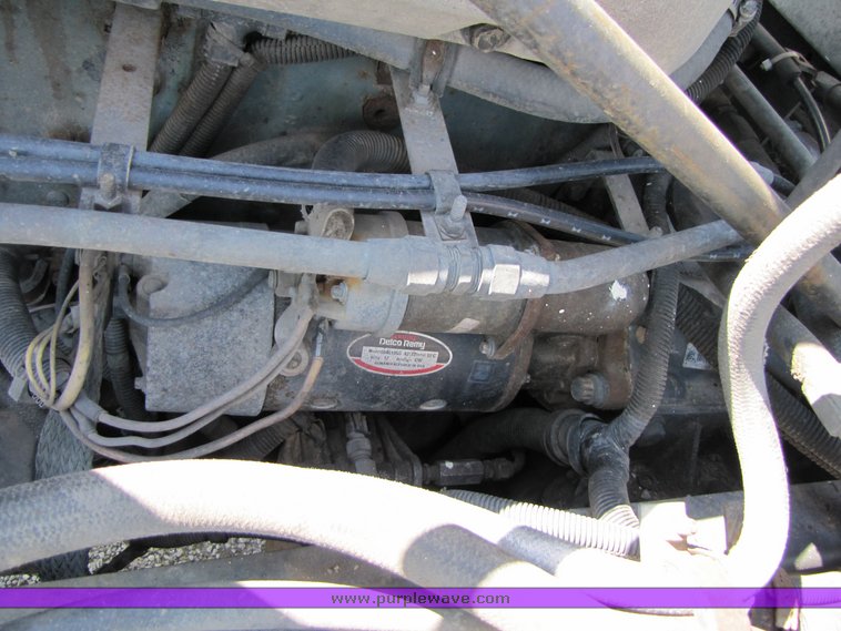 image for item 3065 1994 International Series 9600 cabover truck