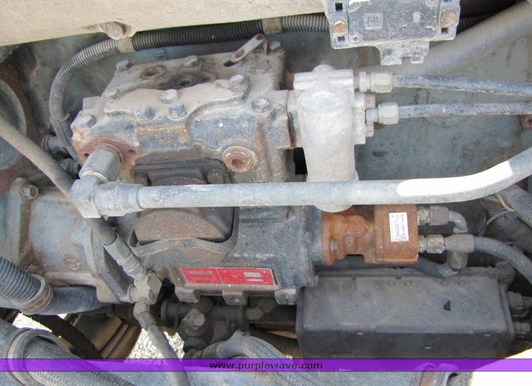 image for item 3065 1994 International Series 9600 cabover truck