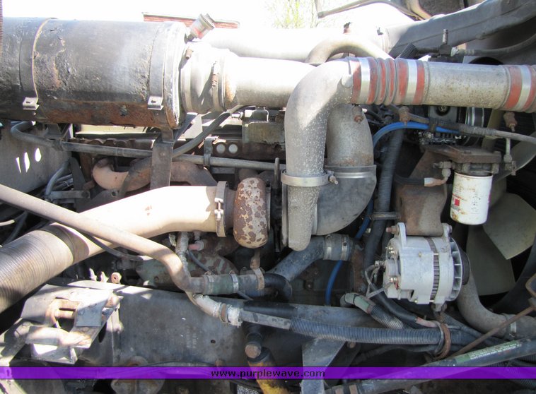 image for item 3065 1994 International Series 9600 cabover truck