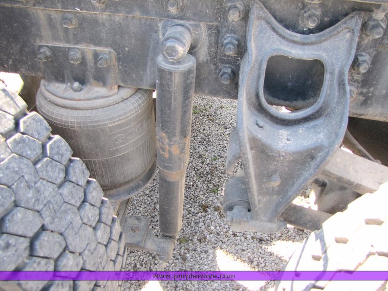 image for item 3065 1994 International Series 9600 cabover truck