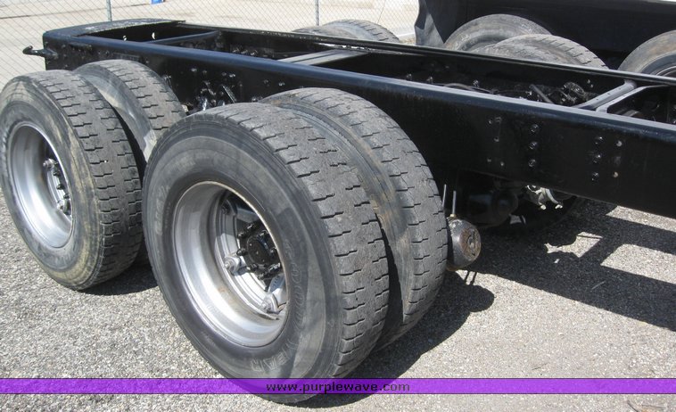 image for item 6044 1984 International S F2574 truck