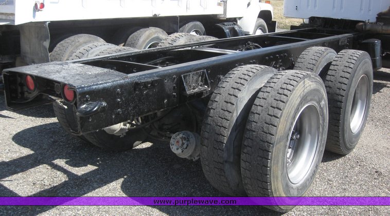 image for item 6044 1984 International S F2574 truck