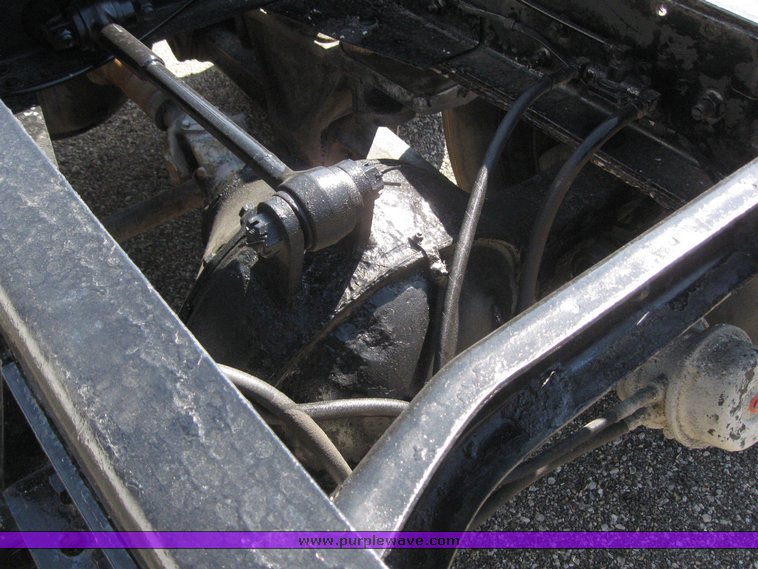 image for item 6044 1984 International S F2574 truck