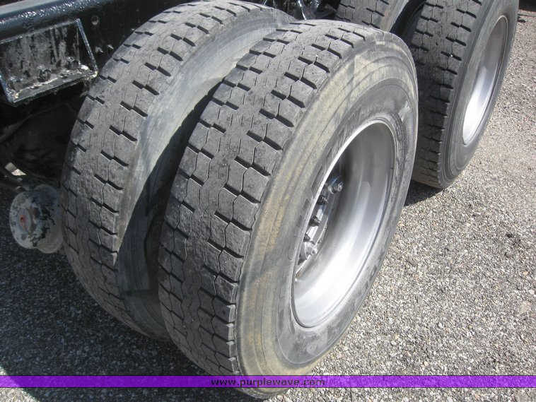 image for item 6044 1984 International S F2574 truck