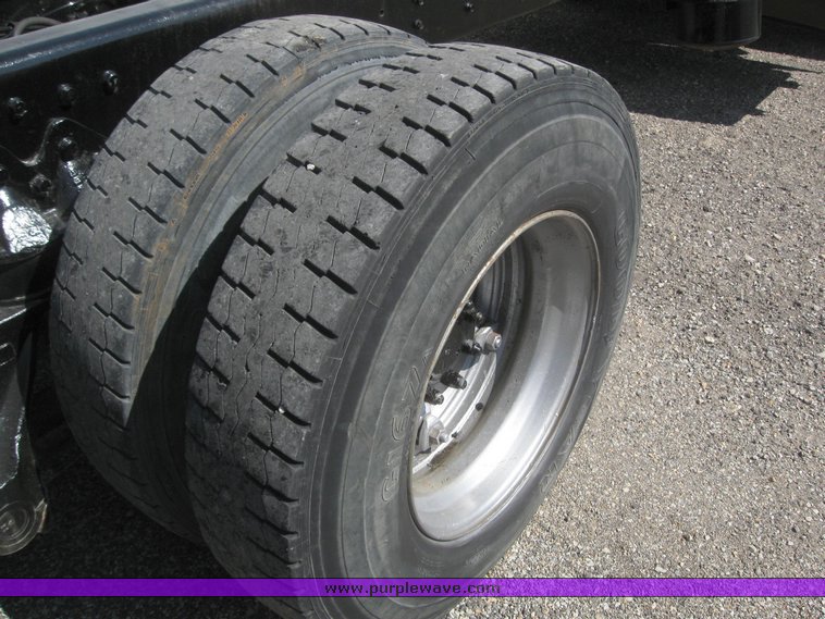 image for item 6044 1984 International S F2574 truck