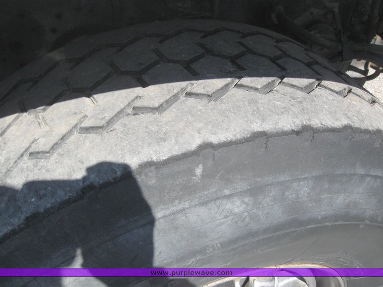 image for item 6044 1984 International S F2574 truck