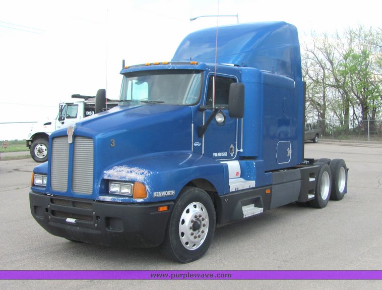 image for item 6076 1994 Kenworth Construct T600 semi truck