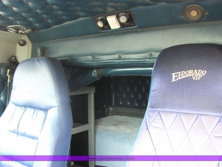 image for item 6076 1994 Kenworth Construct T600 semi truck