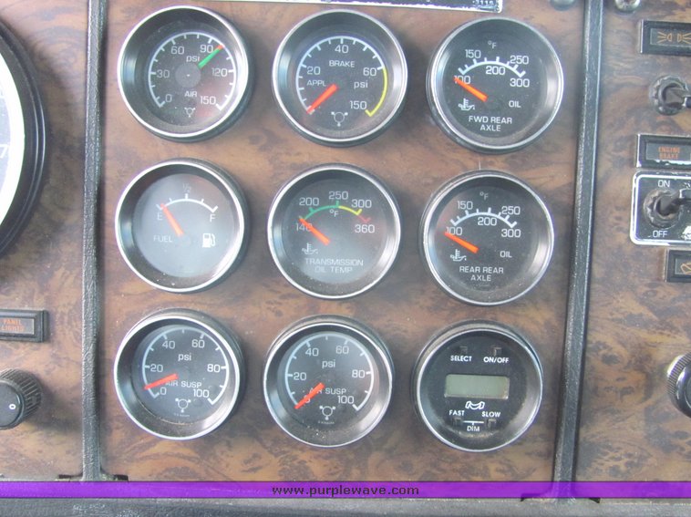 image for item 6076 1994 Kenworth Construct T600 semi truck