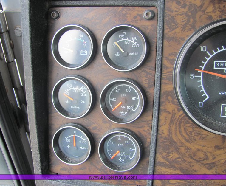 image for item 6076 1994 Kenworth Construct T600 semi truck