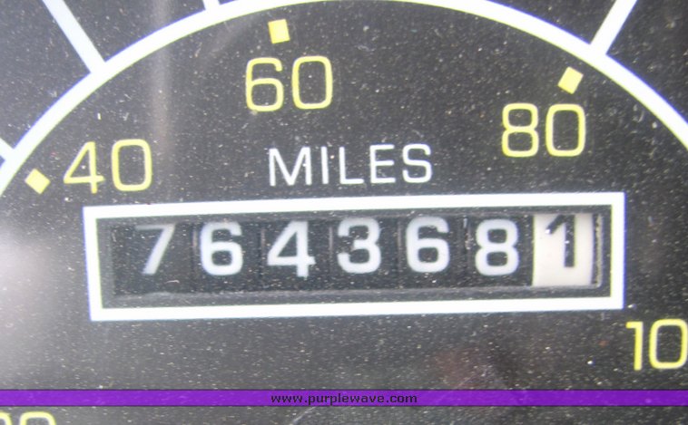 image for item 6076 1994 Kenworth Construct T600 semi truck