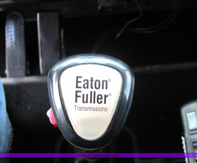 image for item 6076 1994 Kenworth Construct T600 semi truck