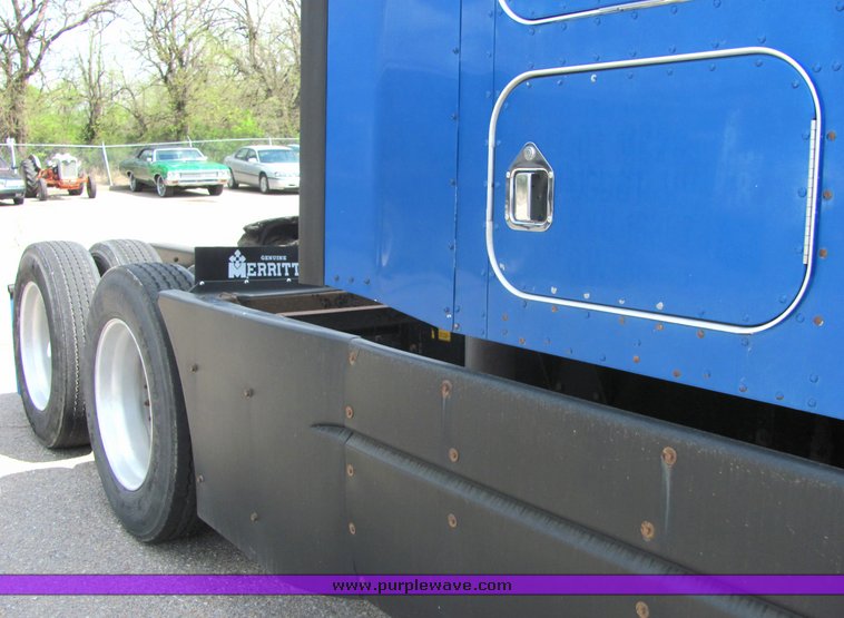 image for item 6076 1994 Kenworth Construct T600 semi truck