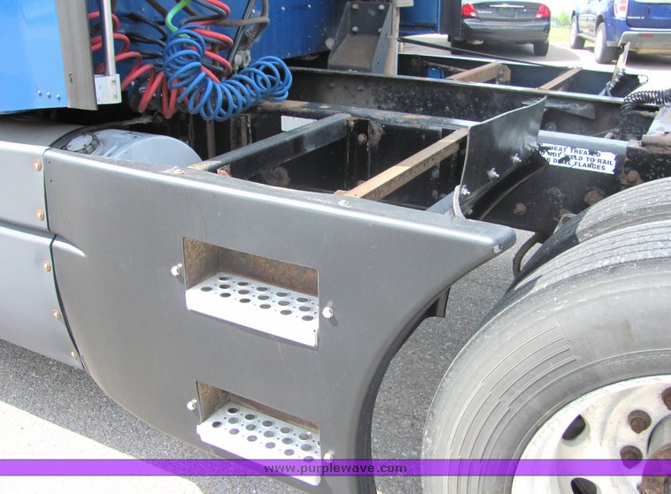 image for item 6076 1994 Kenworth Construct T600 semi truck