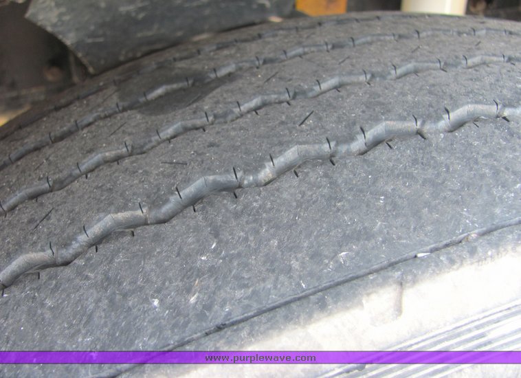 image for item 6076 1994 Kenworth Construct T600 semi truck