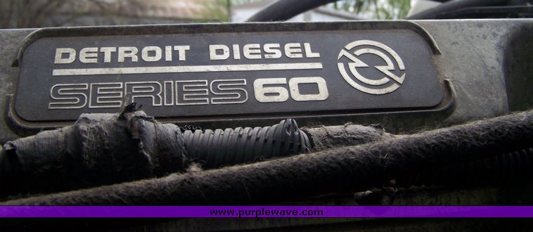 image for item 8000 2000 Peterbilit Conventional 379-127 semi truck