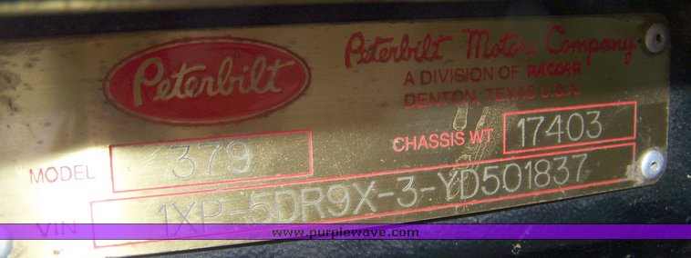 image for item 8000 2000 Peterbilit Conventional 379-127 semi truck