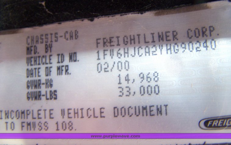 image for item 8107 2000 Freightliner FL170