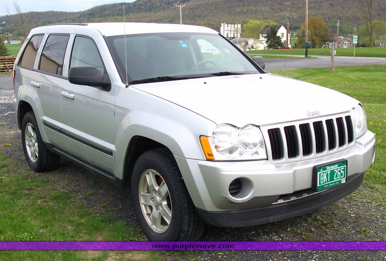 image for item 1501 2007 Jeep Grand Cherokee Laredo