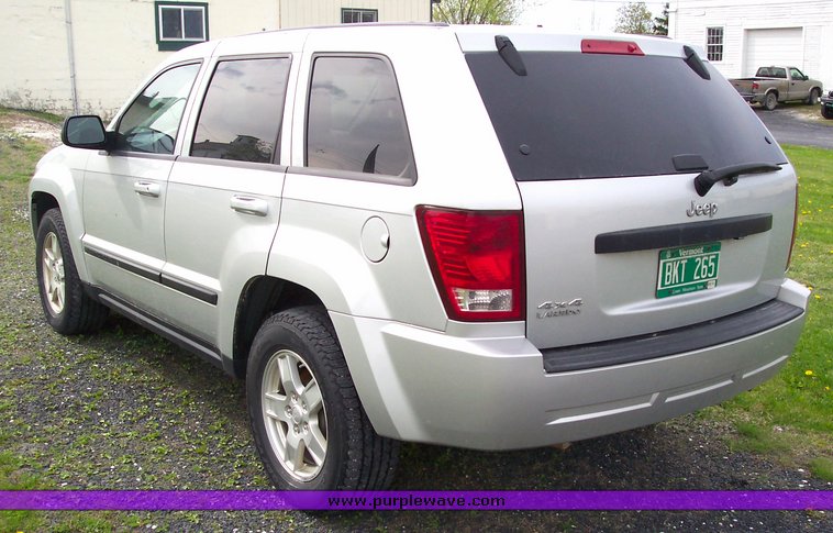 image for item 1501 2007 Jeep Grand Cherokee Laredo