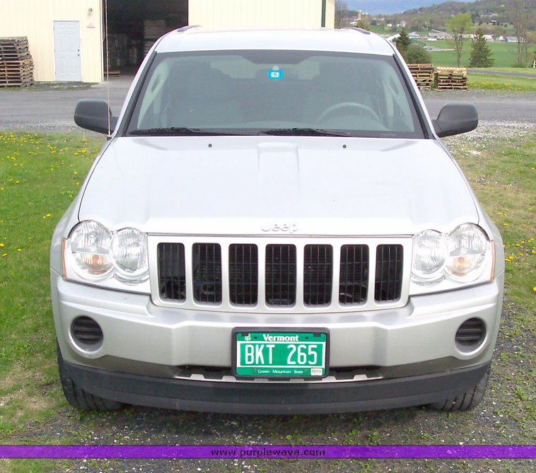 image for item 1501 2007 Jeep Grand Cherokee Laredo