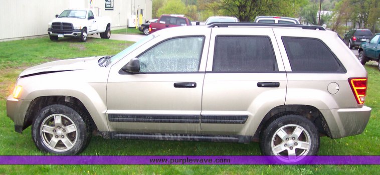 image for item 1503 2005 Jeep Grand Cherokee