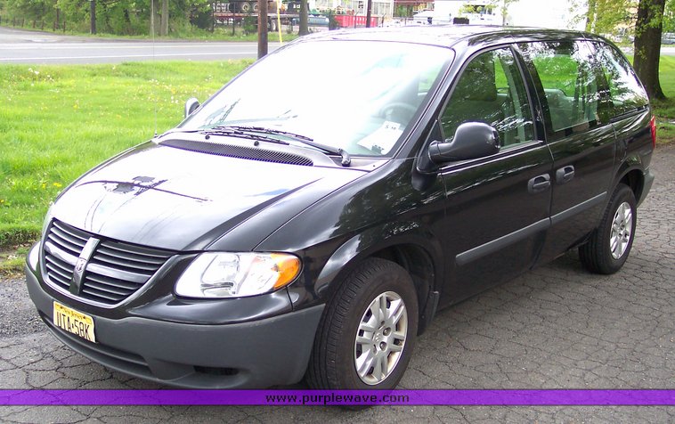 image for item 1504 2006 Dodge Caravan SE van
