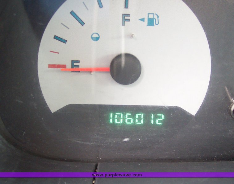 image for item 1504 2006 Dodge Caravan SE van