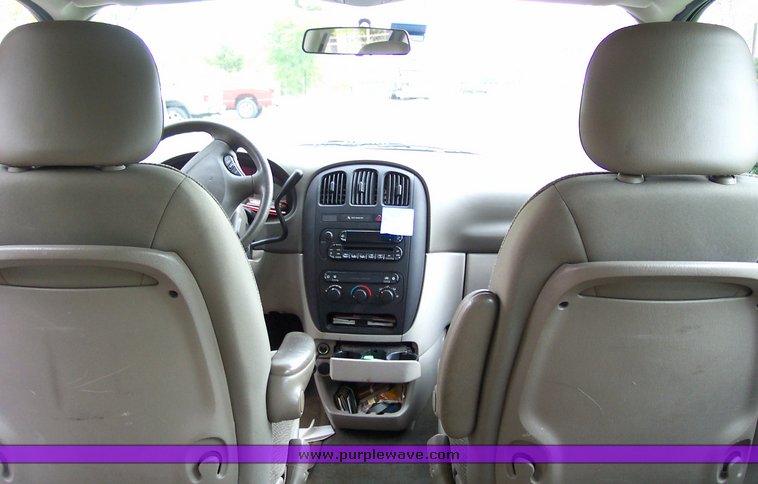 image for item 1504 2006 Dodge Caravan SE van