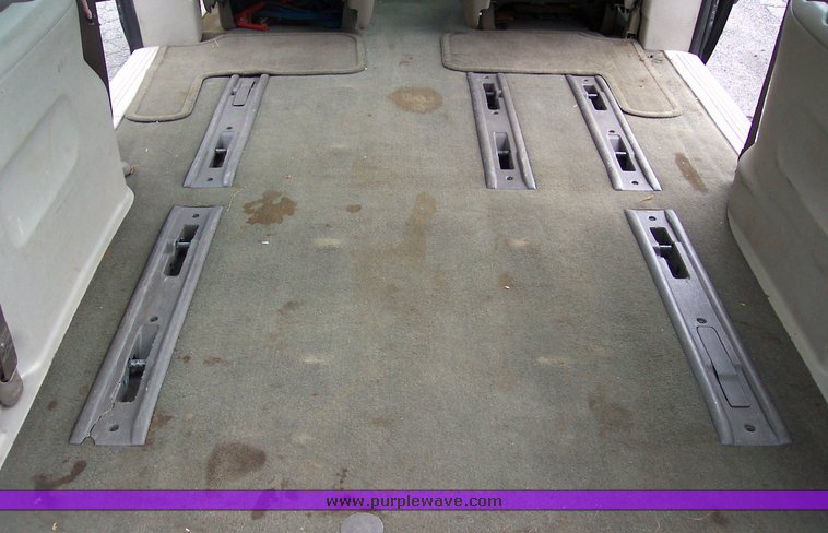 image for item 1504 2006 Dodge Caravan SE van