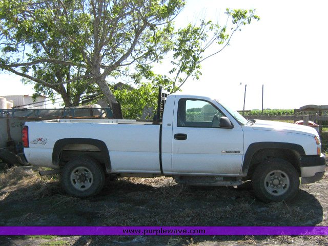 image for item 1800 2005 Chevrolet K2500HD Silverado pickup