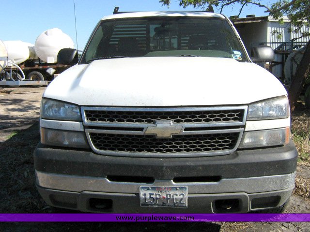 image for item 1800 2005 Chevrolet K2500HD Silverado pickup