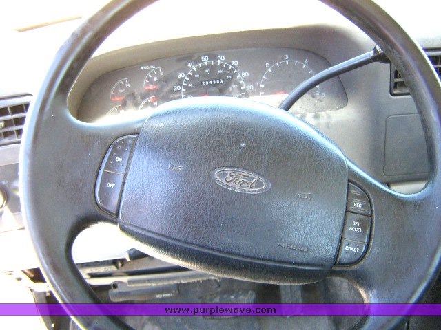 image for item 1801 1999 Ford F350 Super Duty pickup