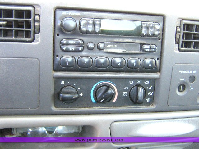 image for item 1801 1999 Ford F350 Super Duty pickup