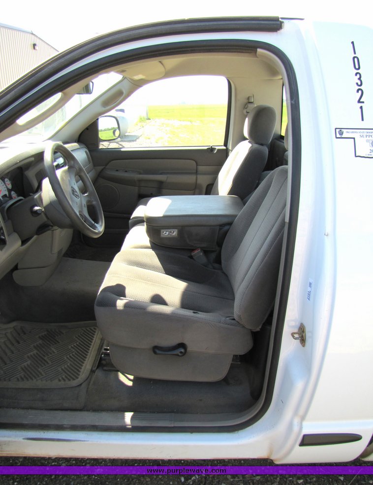 image for item 3191 2004 Dodge 2500 pickup