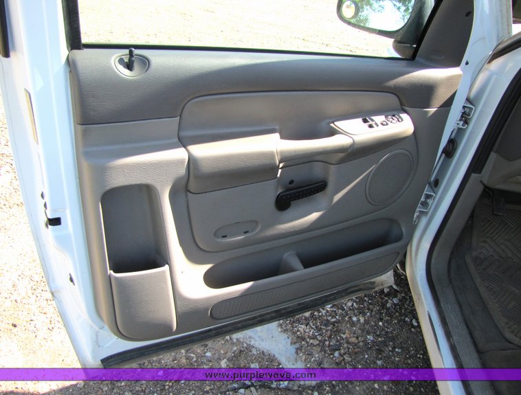 image for item 3191 2004 Dodge 2500 pickup