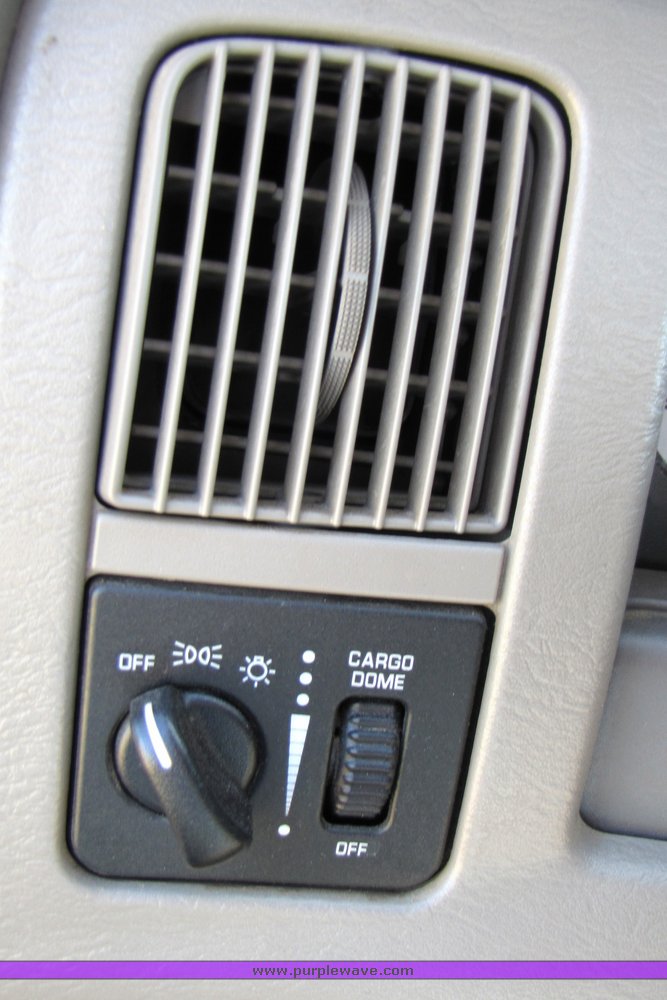 image for item 3191 2004 Dodge 2500 pickup