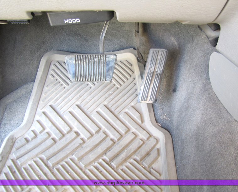 image for item 3191 2004 Dodge 2500 pickup