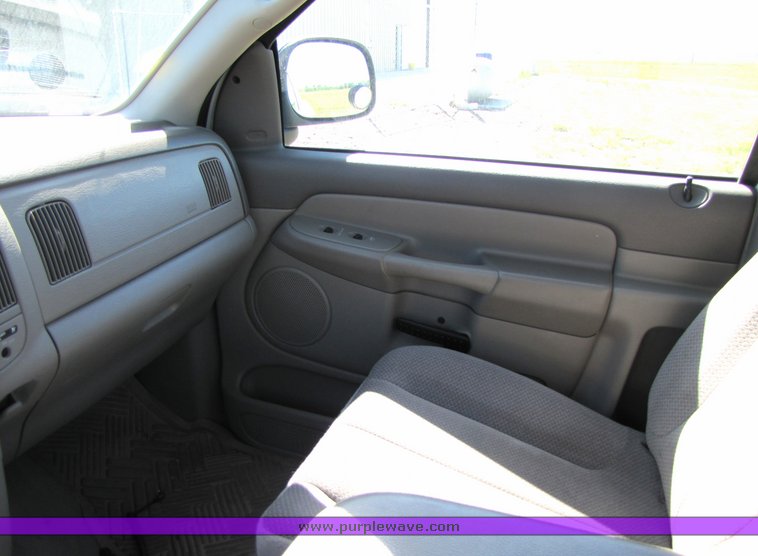 image for item 3191 2004 Dodge 2500 pickup