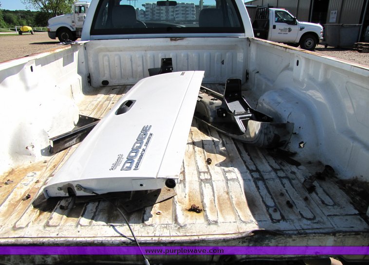 image for item 3191 2004 Dodge 2500 pickup