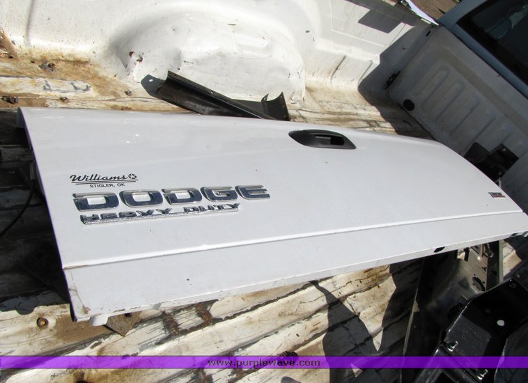 image for item 3191 2004 Dodge 2500 pickup