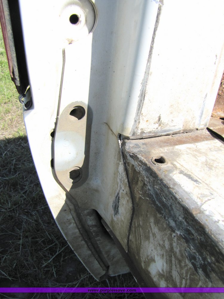 image for item 3191 2004 Dodge 2500 pickup