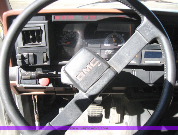 image for item 5660 1992 GMC Topkick 4x2 flatbed truck