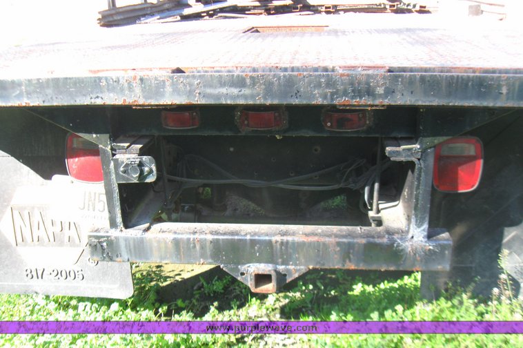 image for item 5660 1992 GMC Topkick 4x2 flatbed truck
