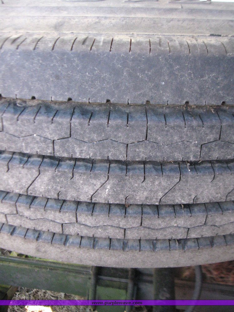 image for item 5660 1992 GMC Topkick 4x2 flatbed truck