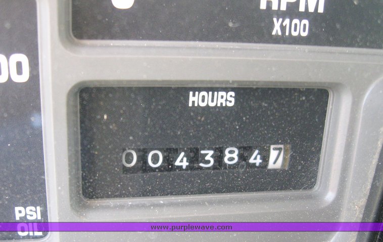 image for item 5667 2000 International 4700 4x2 truck