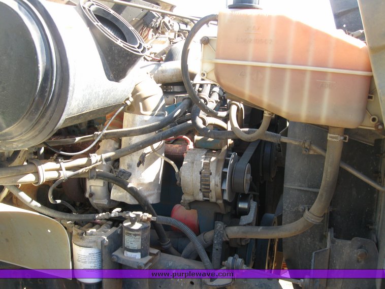 image for item 5667 2000 International 4700 4x2 truck