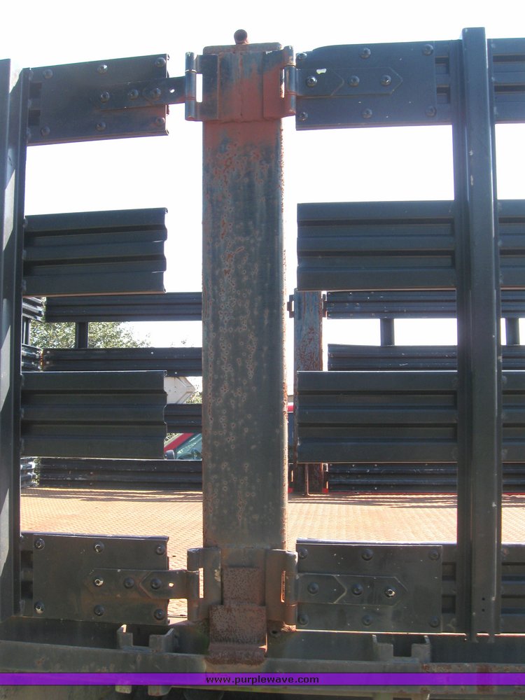 image for item 5667 2000 International 4700 4x2 truck