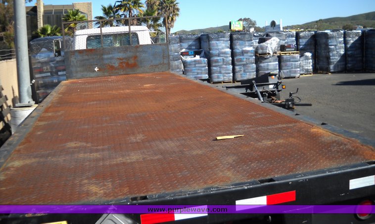 image for item 8100 1991 International 4900 4x2 single axle truck and trailer