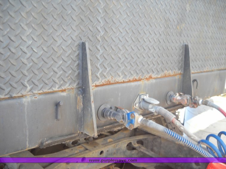 image for item 8100 1991 International 4900 4x2 single axle truck and trailer